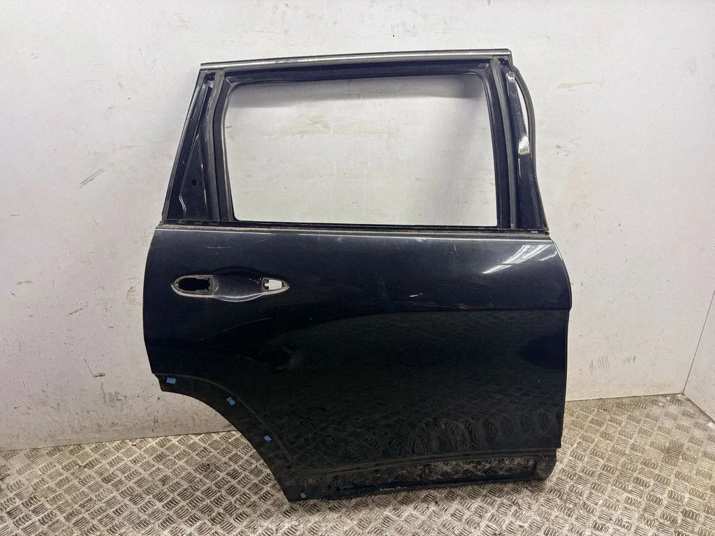 Rear door – right