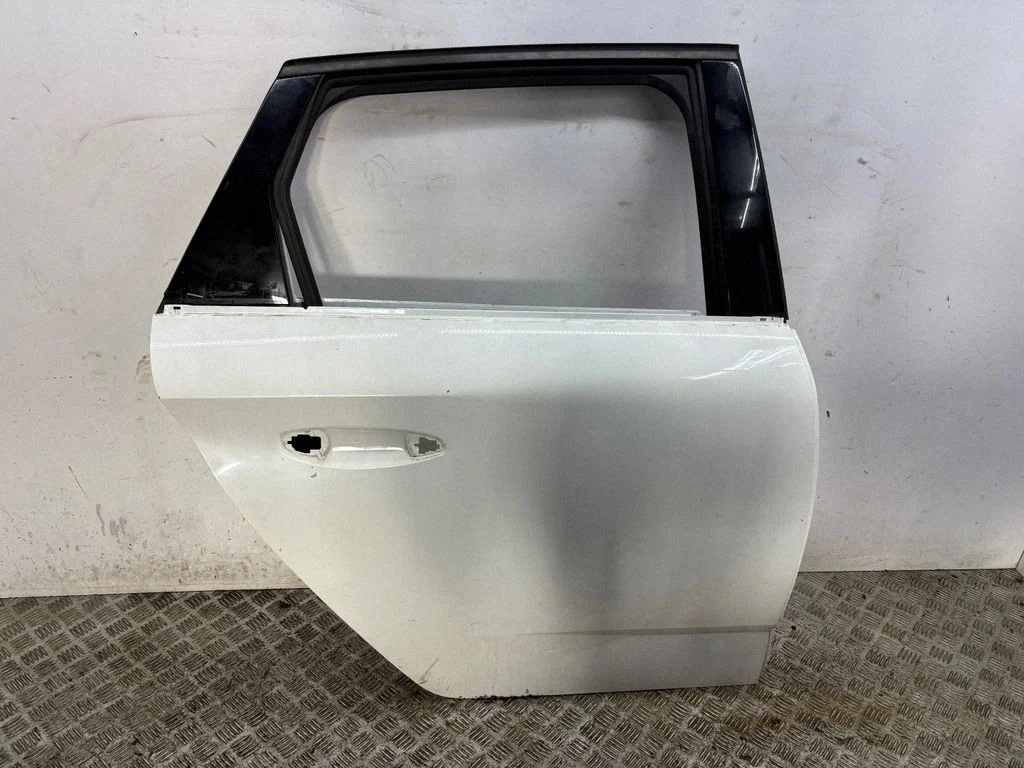 Rear door – right