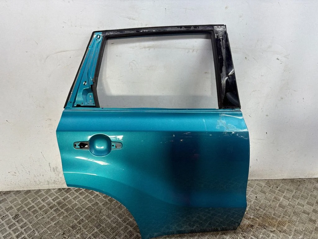 Rear door – right
