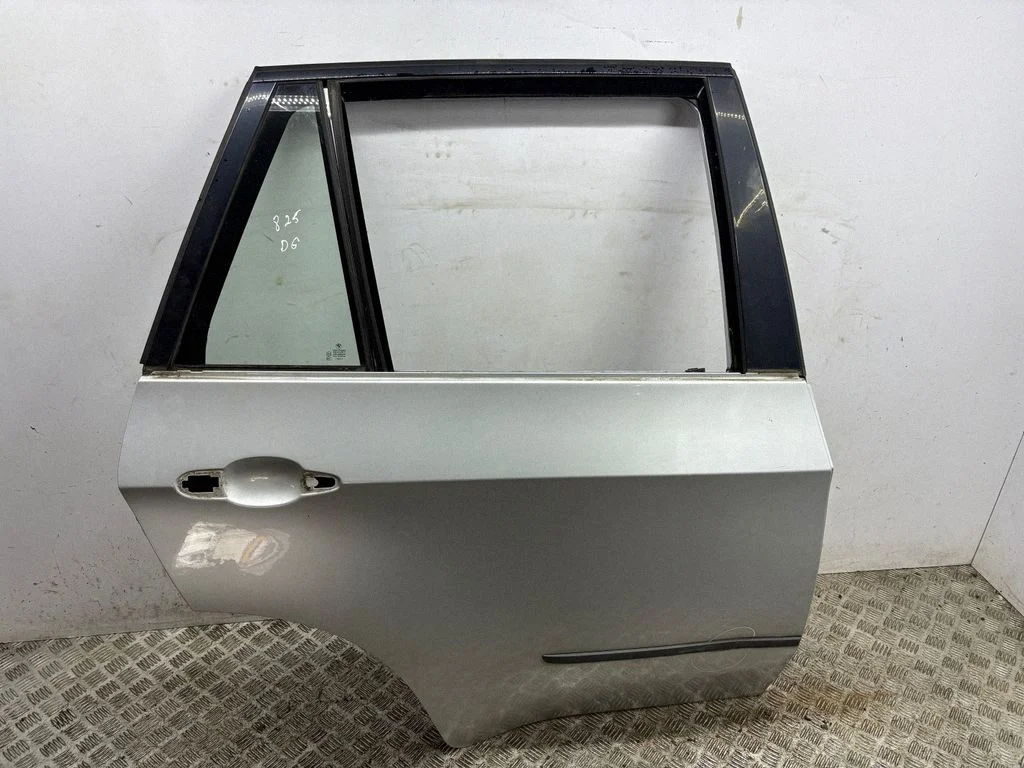 Rear door – right