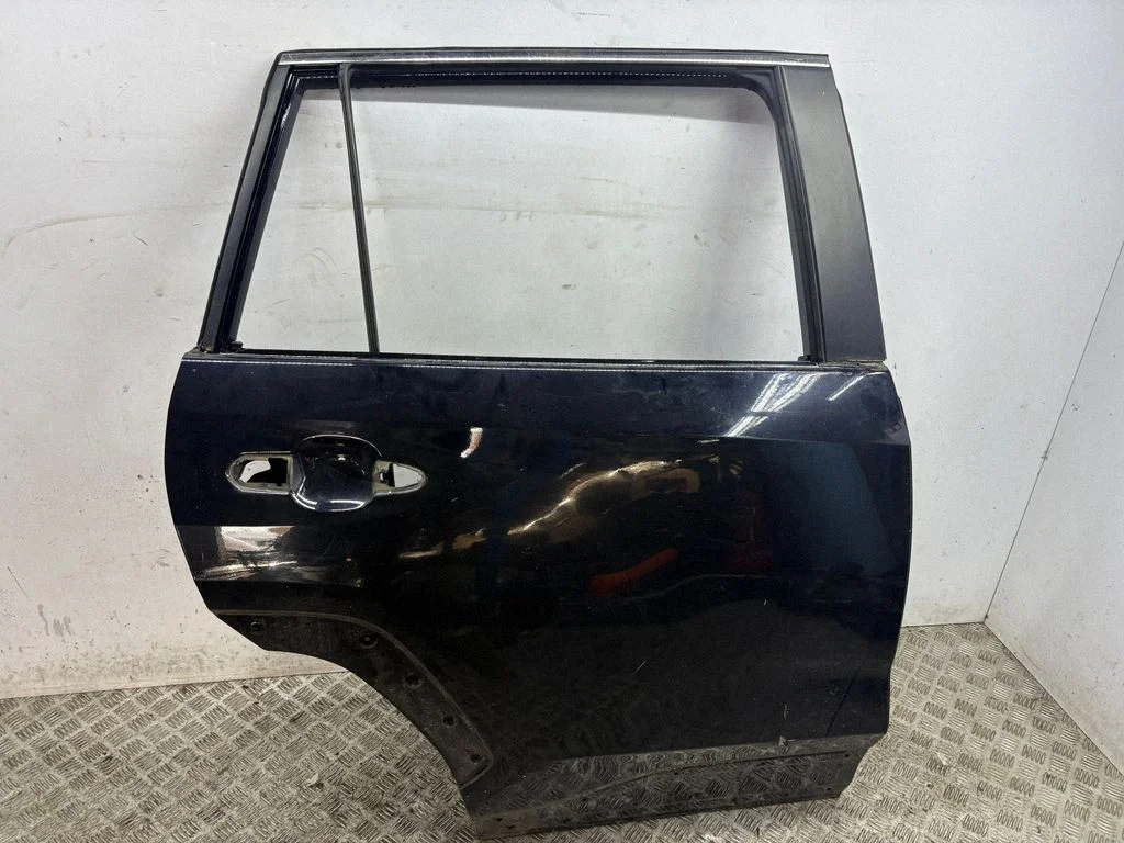 Rear door – right