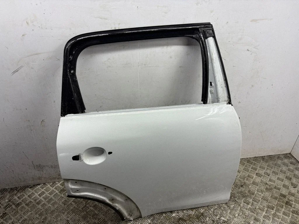 Rear door – right