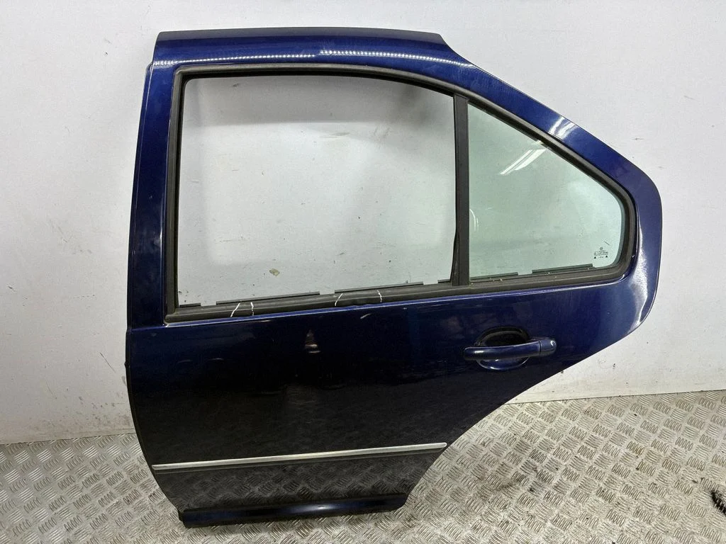 Rear door – left