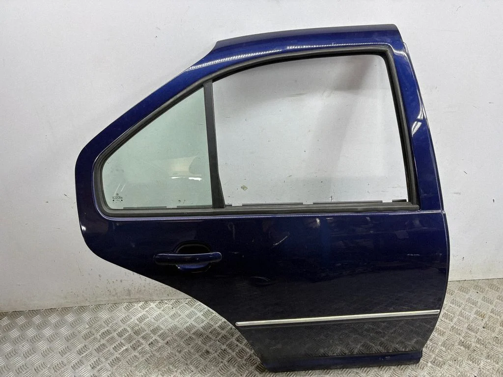 Rear door – right