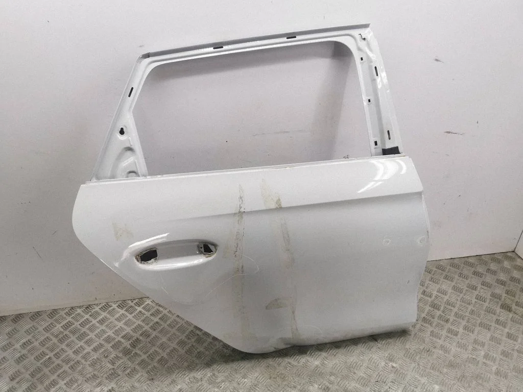 Rear door – right