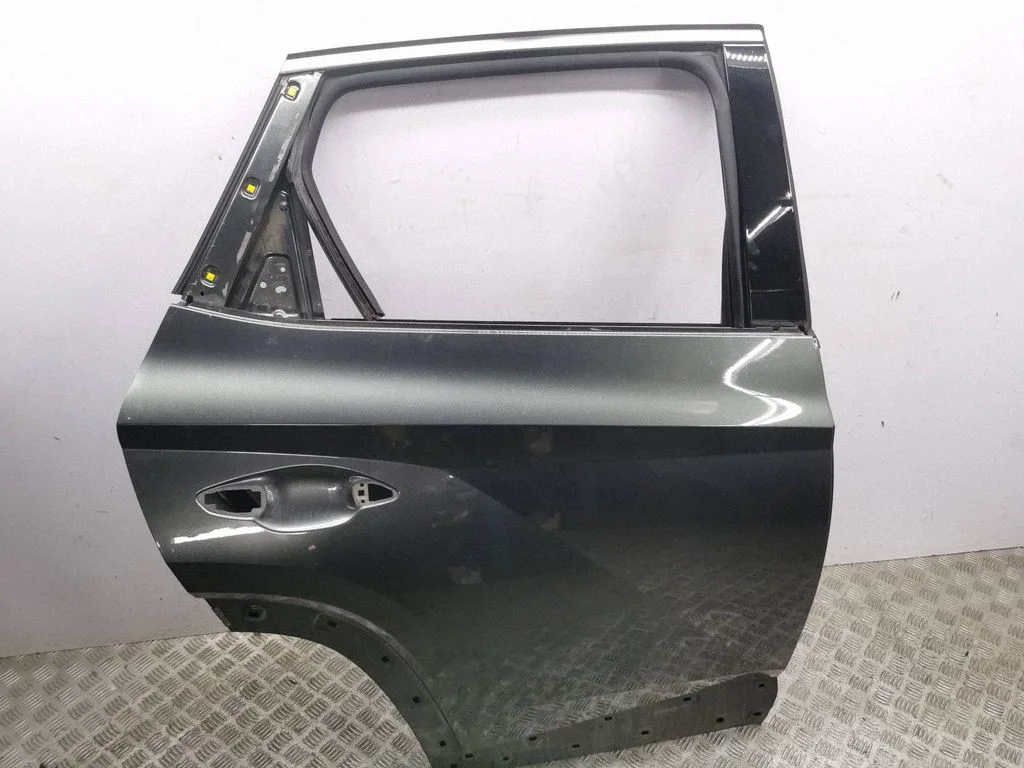 Rear door – right