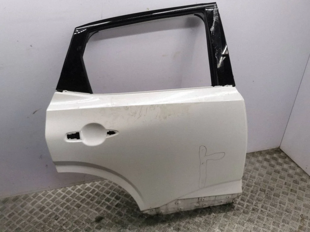 Rear door – right