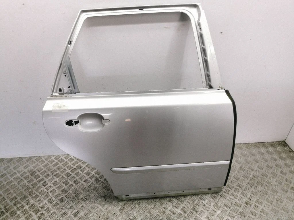 Rear door