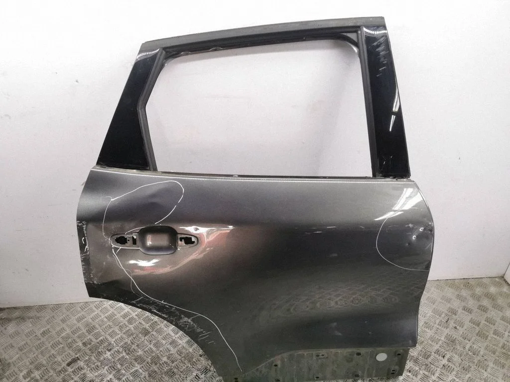 Rear door – right