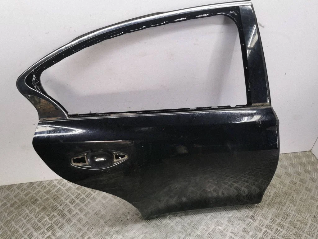 Rear door – right