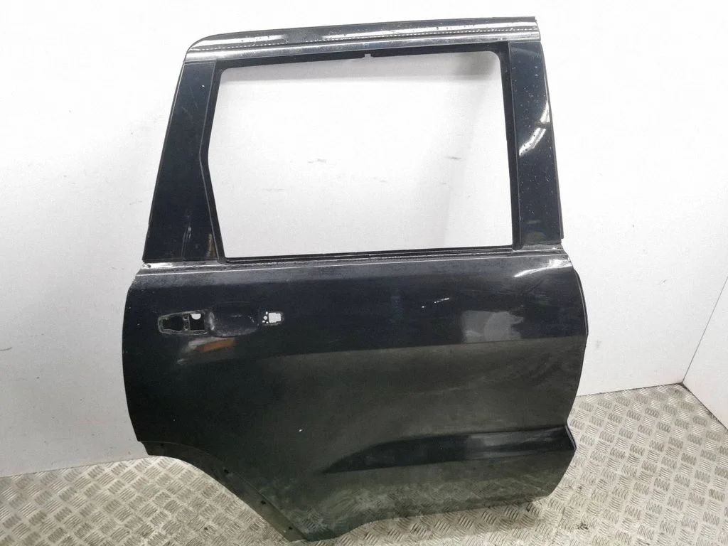 Rear door – right