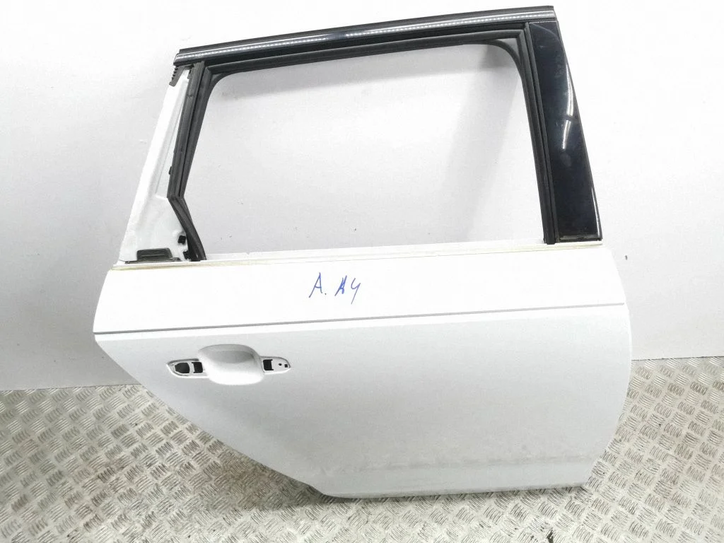 Rear door – right