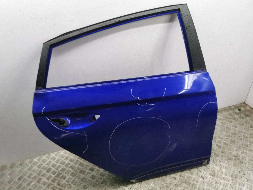 Rear door – right