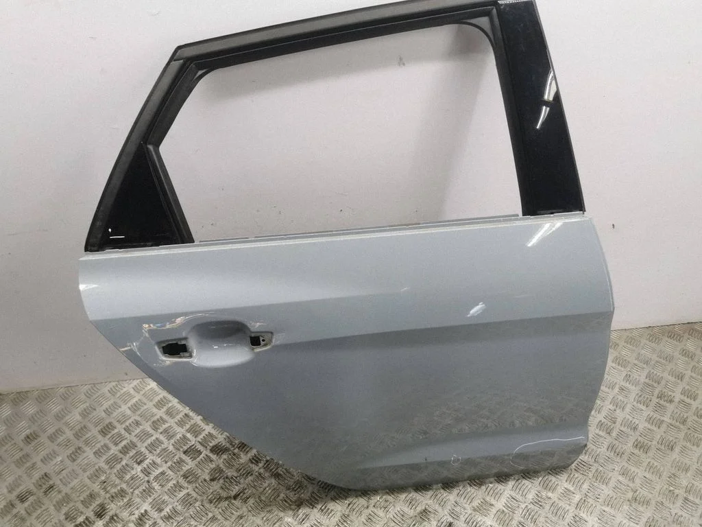 Rear door – right