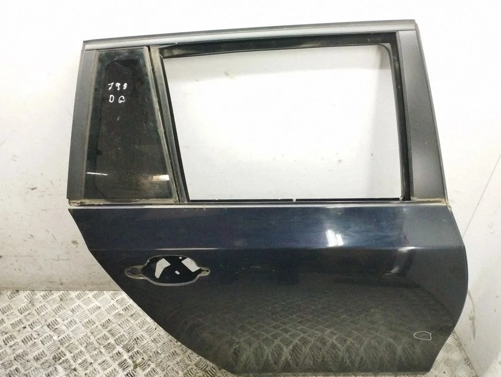 Rear door – right