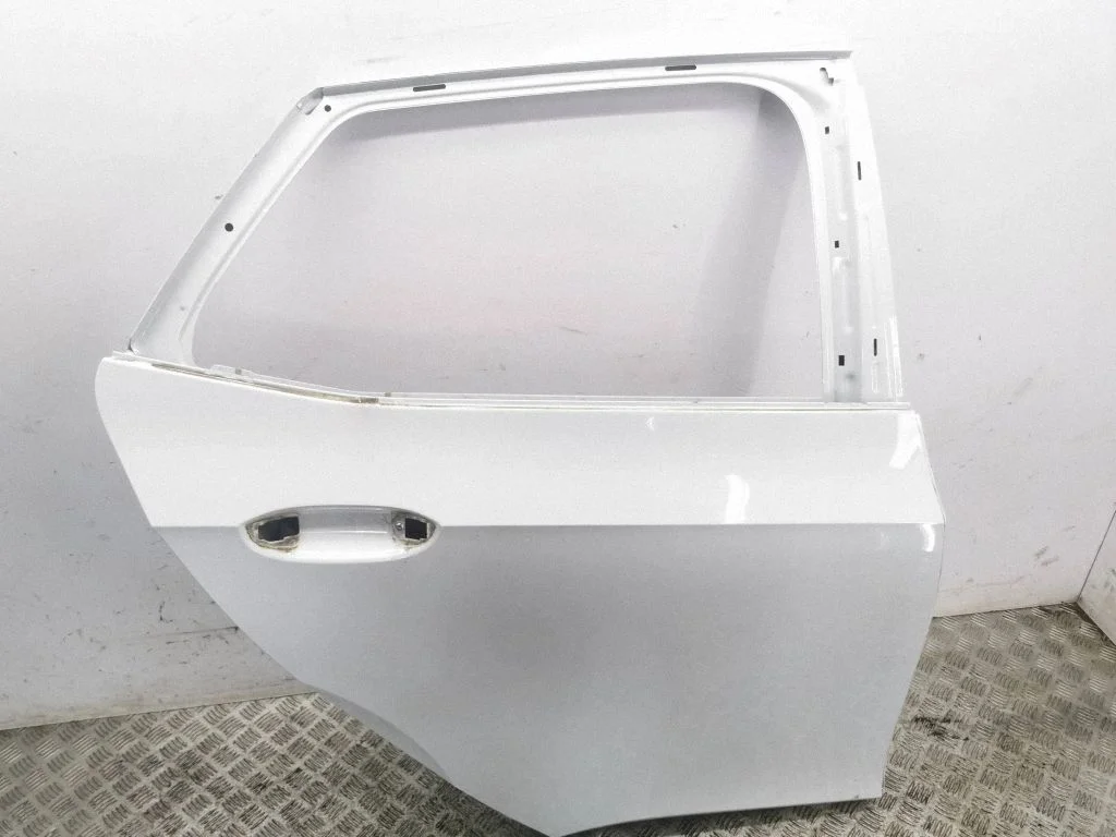 Rear door – right