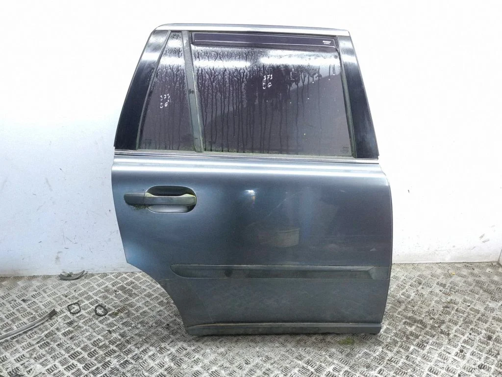 Rear door – right