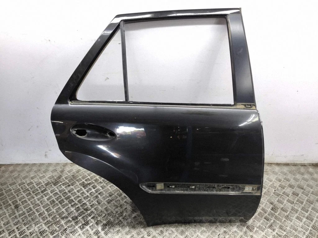 Rear door – right
