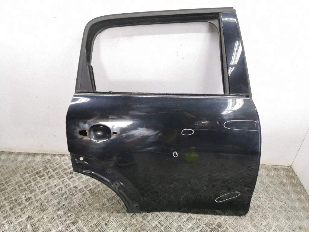 Rear door – right