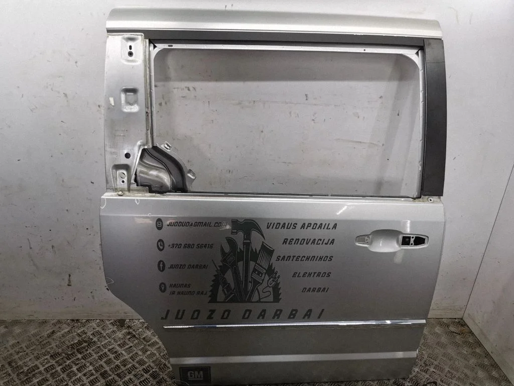 Rear door – right