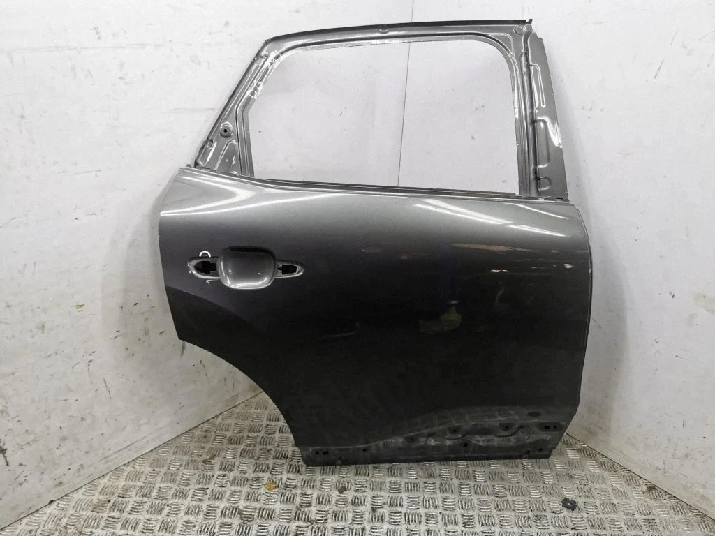 Rear door – right