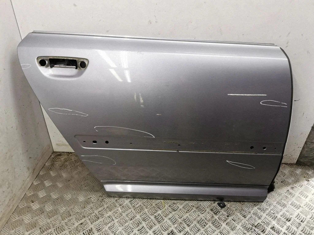 Rear door – right