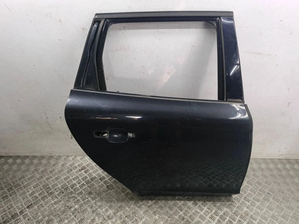 Rear door – right