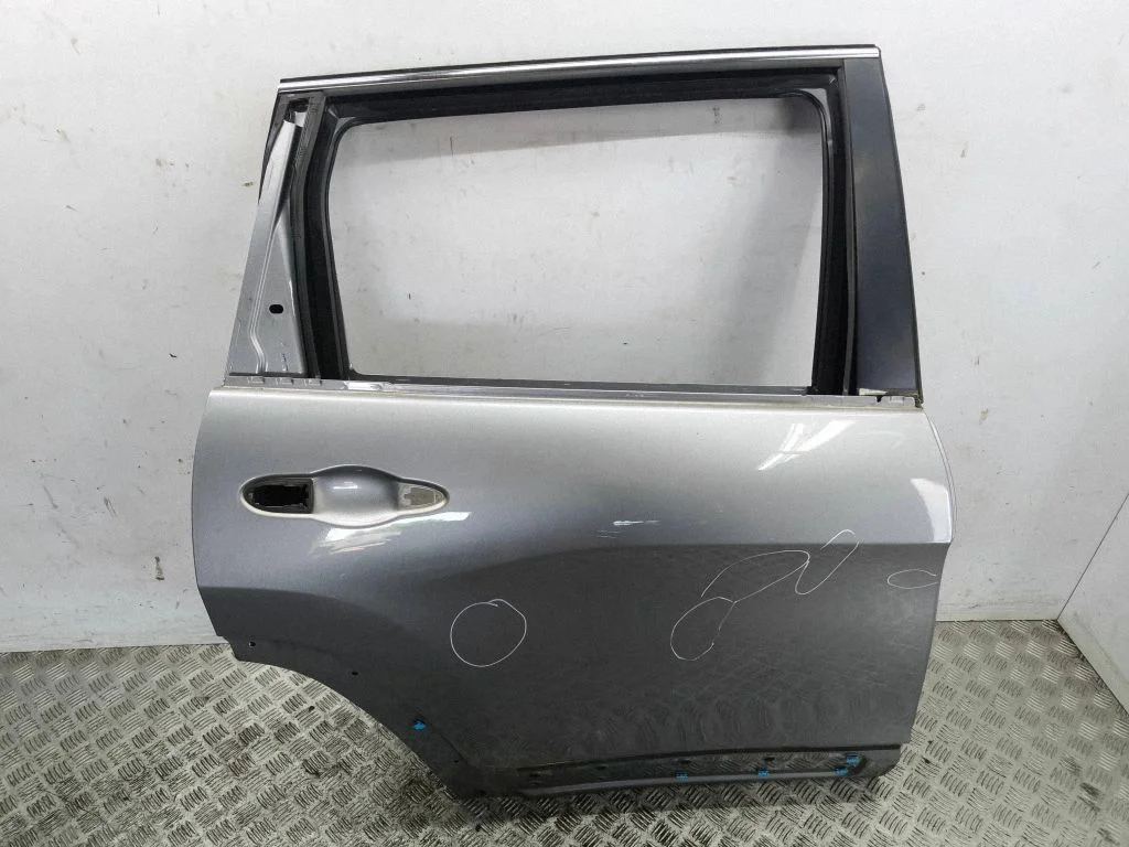 Rear door – right