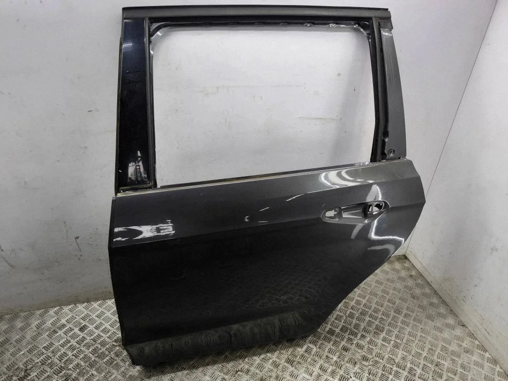 Rear door – left
