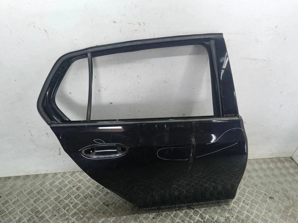 Rear door – right