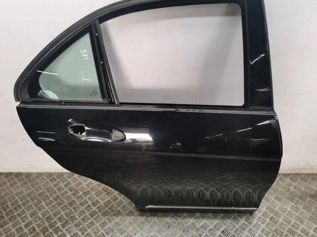 Rear door – right