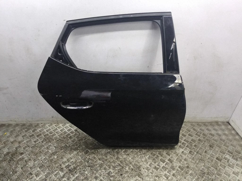 Rear door – right