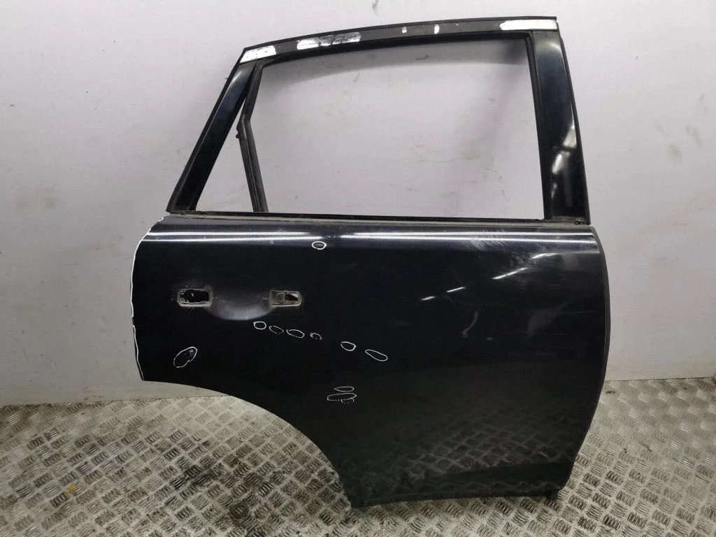 Rear door – right