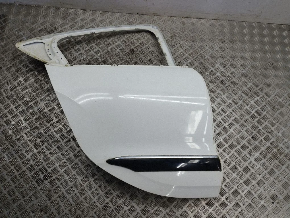 Rear door – right