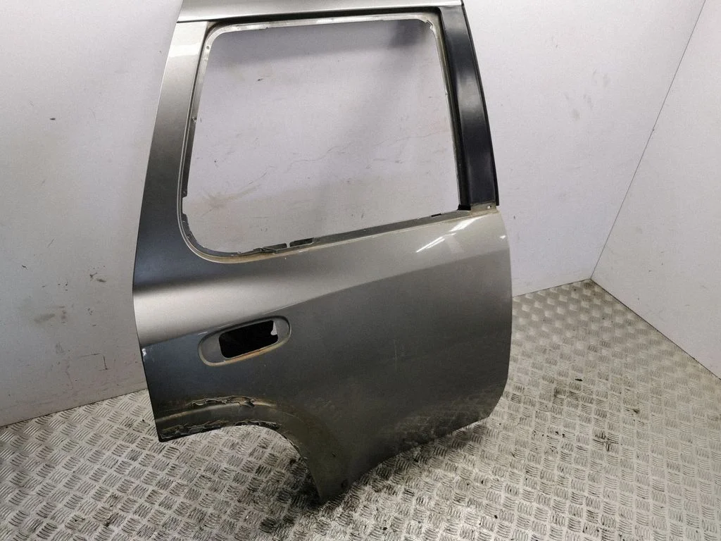 Rear door – right