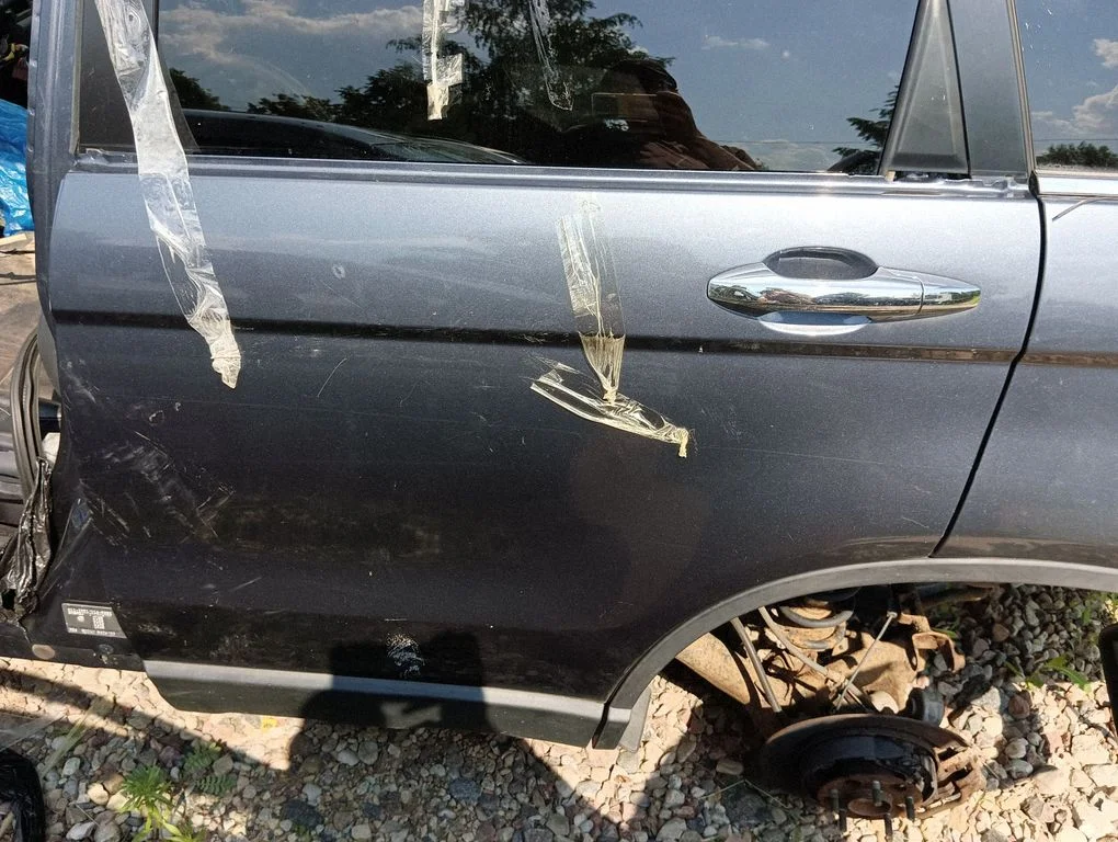 Rear door – left