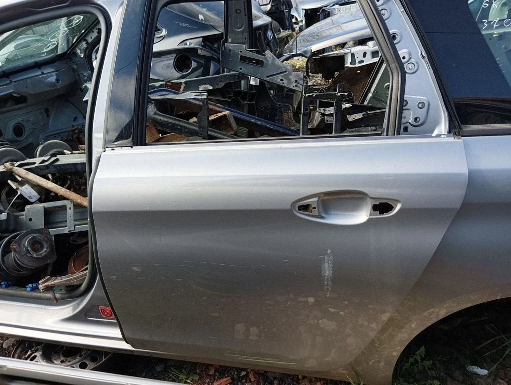 Rear door – left