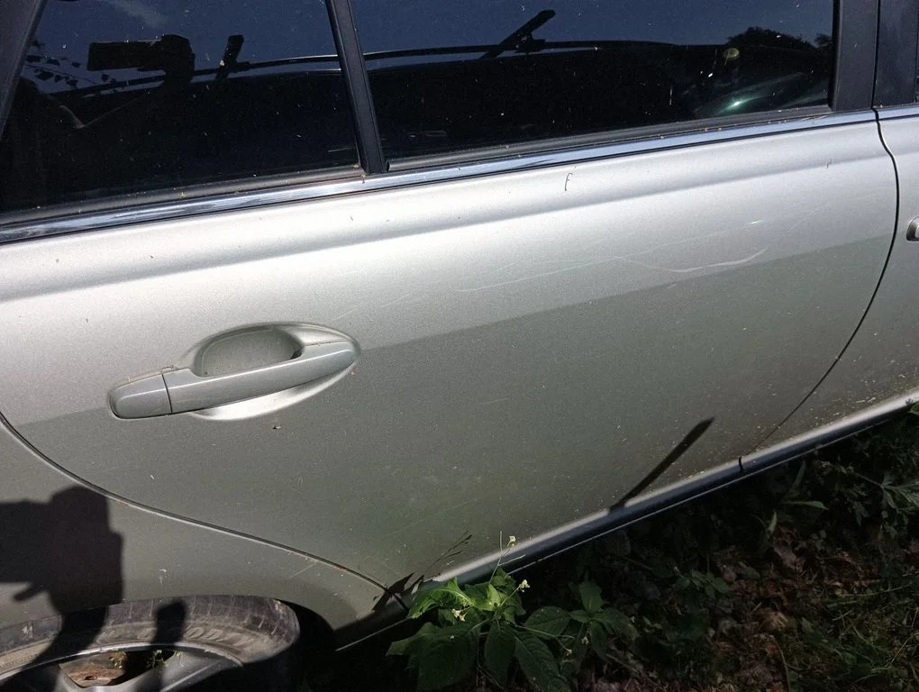 Aizmugurējās durvis – labā