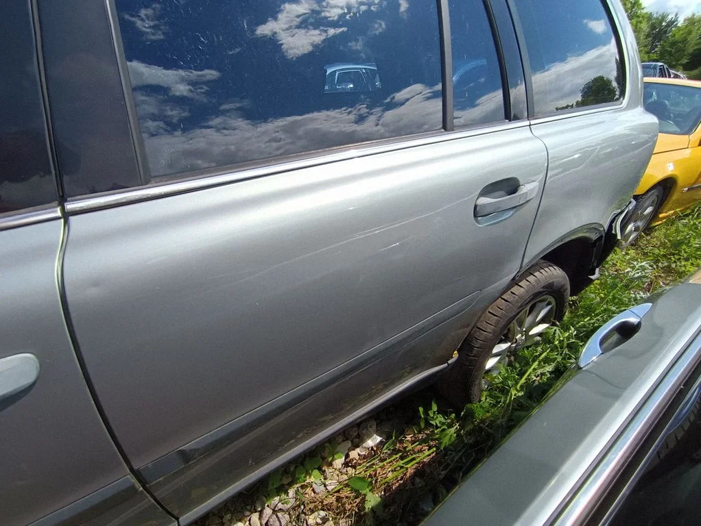 Rear door – left