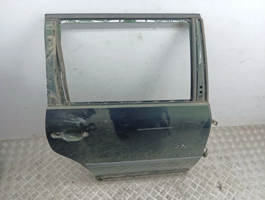Rear door – right