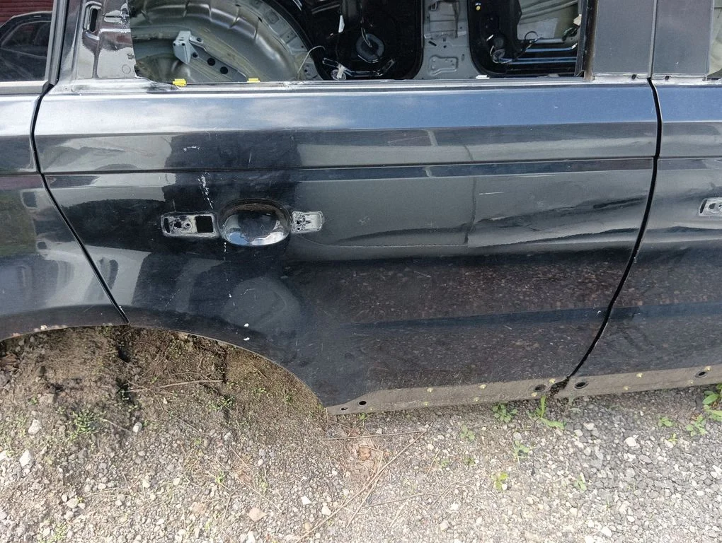 Rear door – right