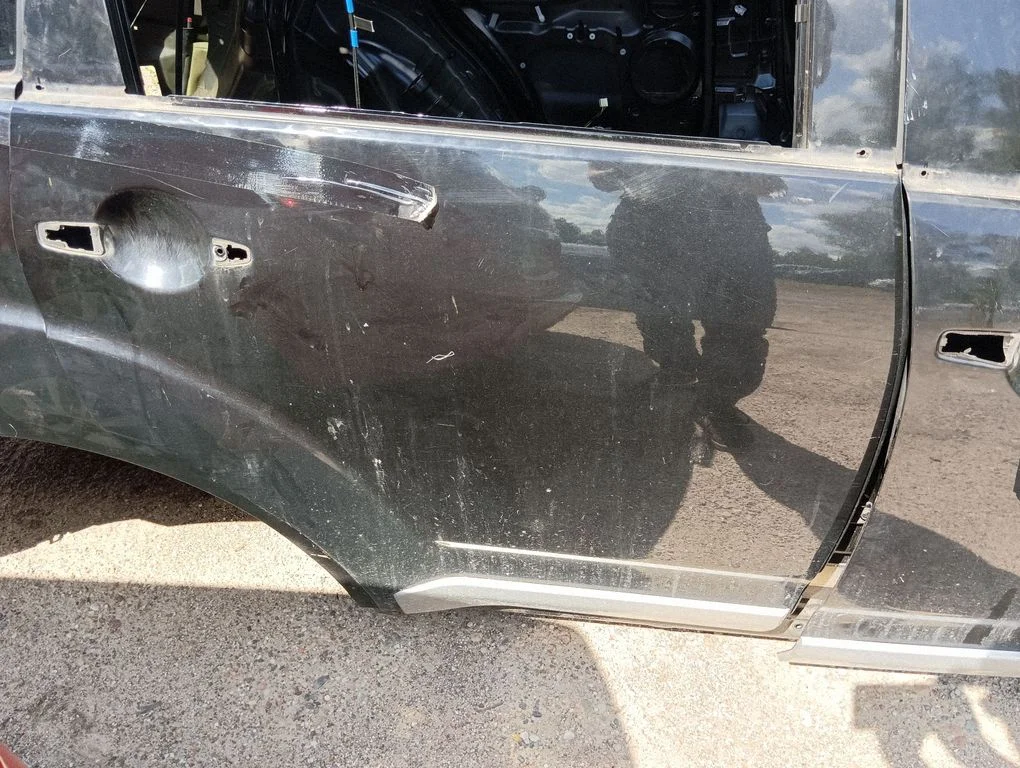 Rear door – right