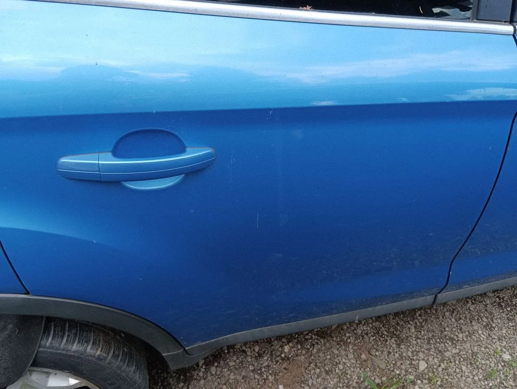 Rear door – right