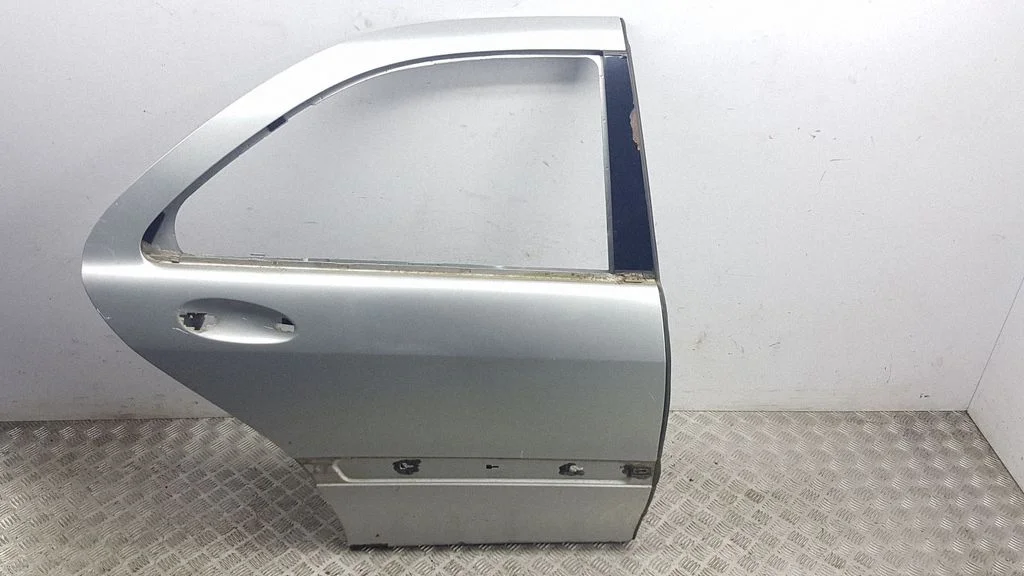 Rear door – right