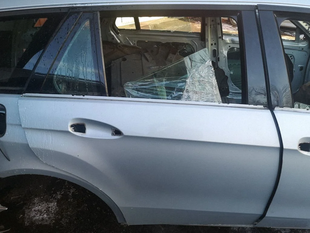 Rear door – right