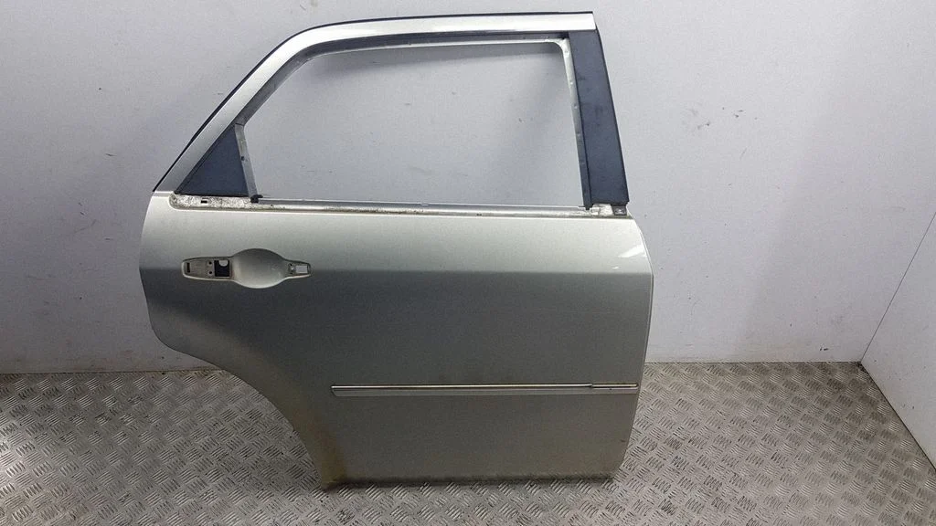 Rear door – right