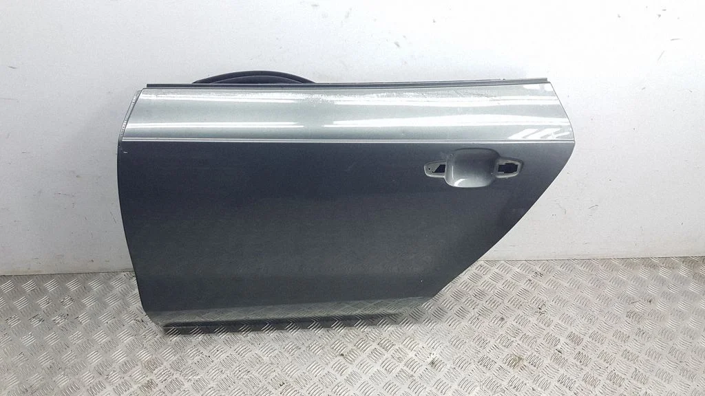 Rear door – left