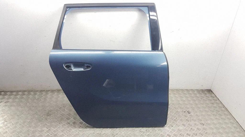 Rear door – right