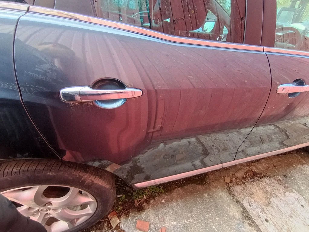 Rear door – right