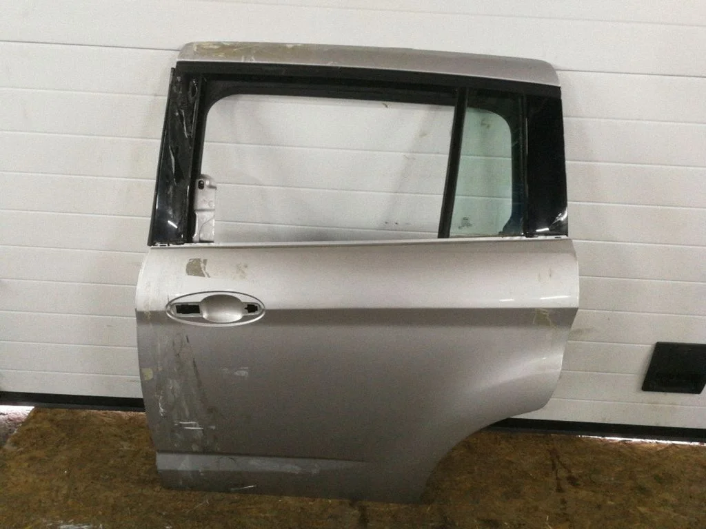Rear door – left